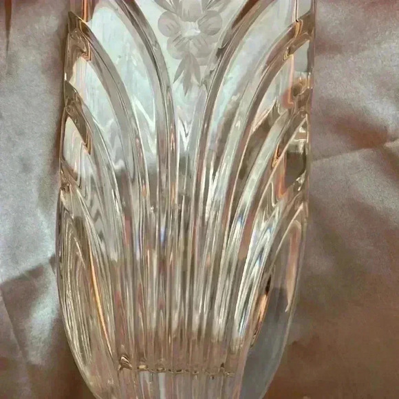 Art Deco 1980's Cut Glass
Crystal Square Shaped Etched Floral Flower  Vase - Picture 5 of 8